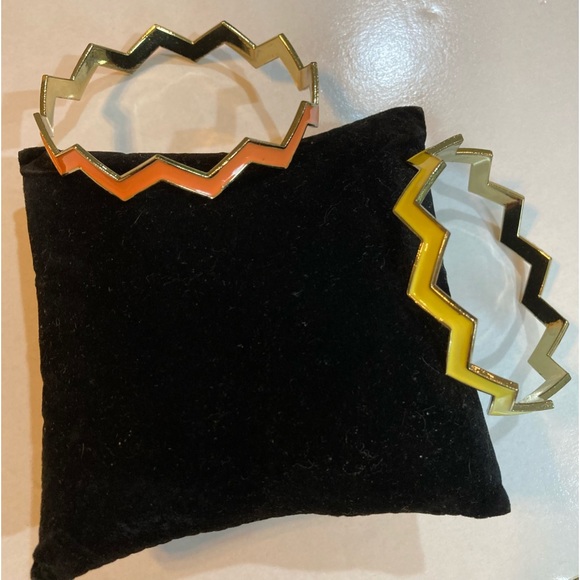 Gold Tone Metal and Enamel Chevron Bangles. Yellow and Orange. - Picture 4 of 9